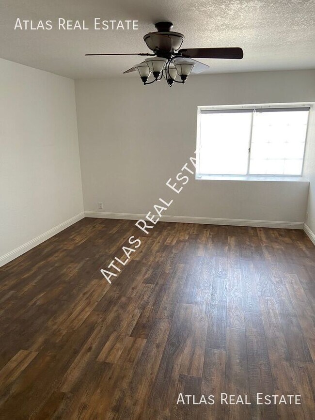 Building Photo - 2363 W Hemlock Court