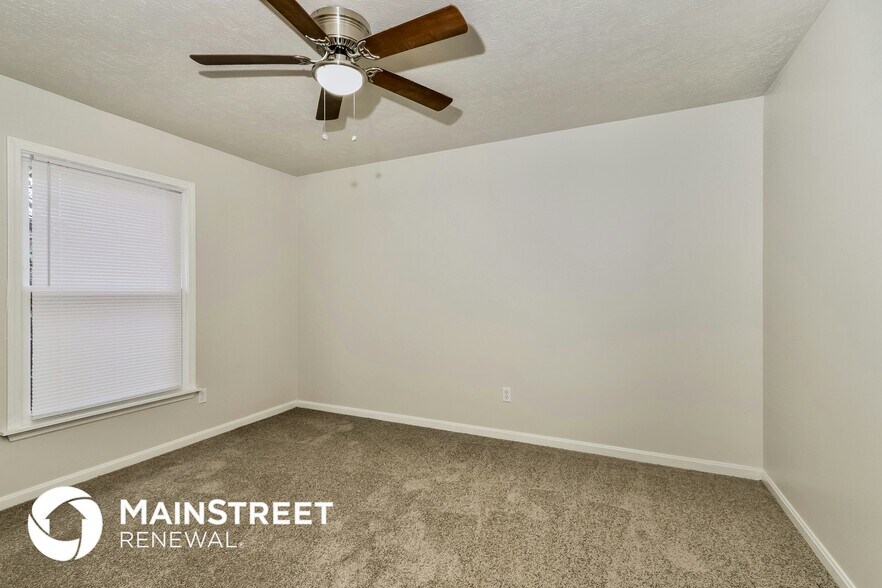 Building Photo - 9104 Royal Oak Dr