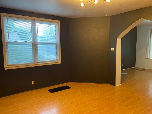 Building Photo - 501 Penn St