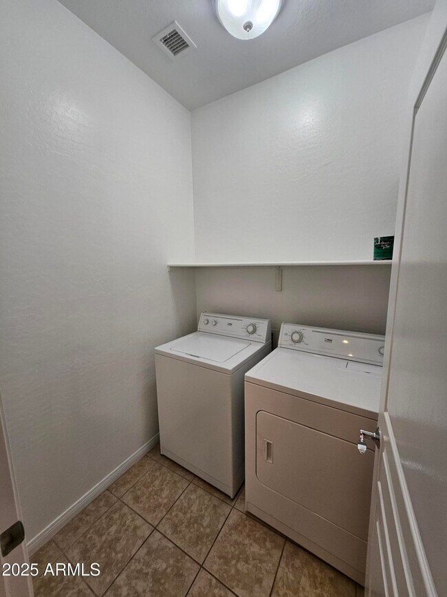 Building Photo - 19475 N Grayhawk Dr