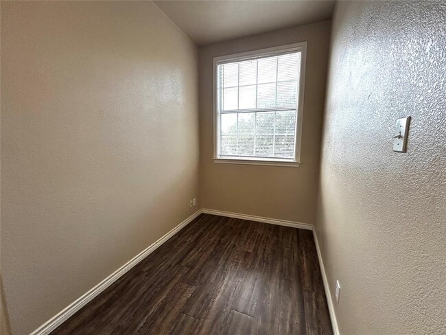 Building Photo - 408 Nelray Blvd