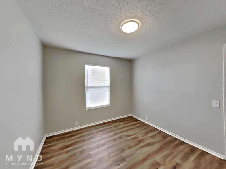 Building Photo - 3117 Stonewall Ln