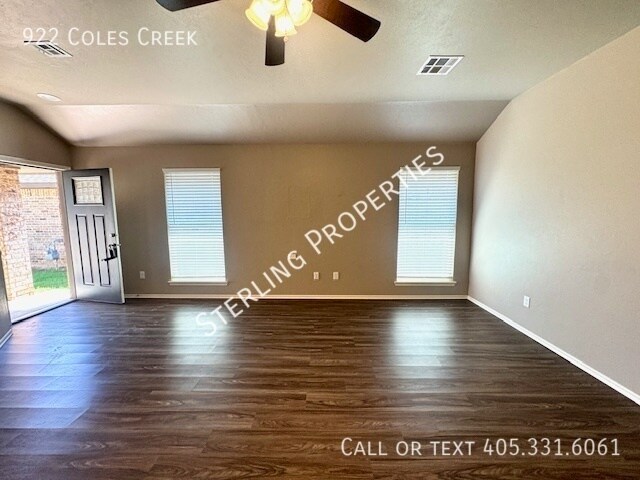 Building Photo - 922 Coles Creek