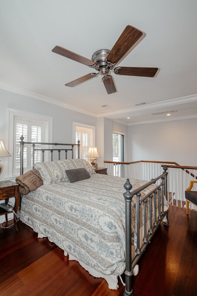 Building Photo - Downtown Retreat: Spacious 1-Bedroom Townhome in Historic Charleston!"