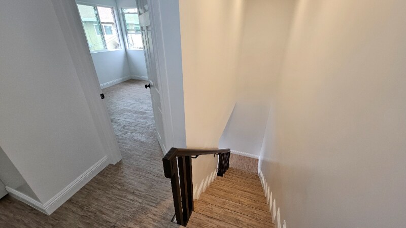 Building Photo - 711 N Sloan Ave