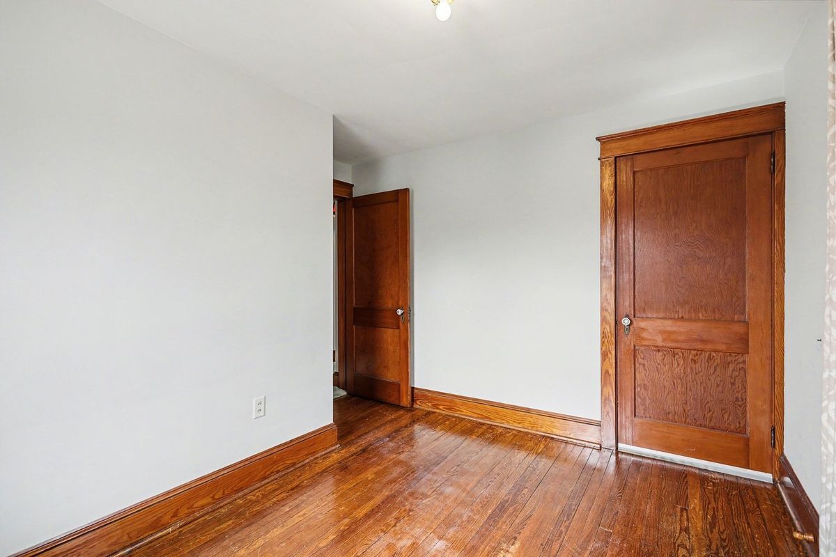 Building Photo - 144 Seminary Ave