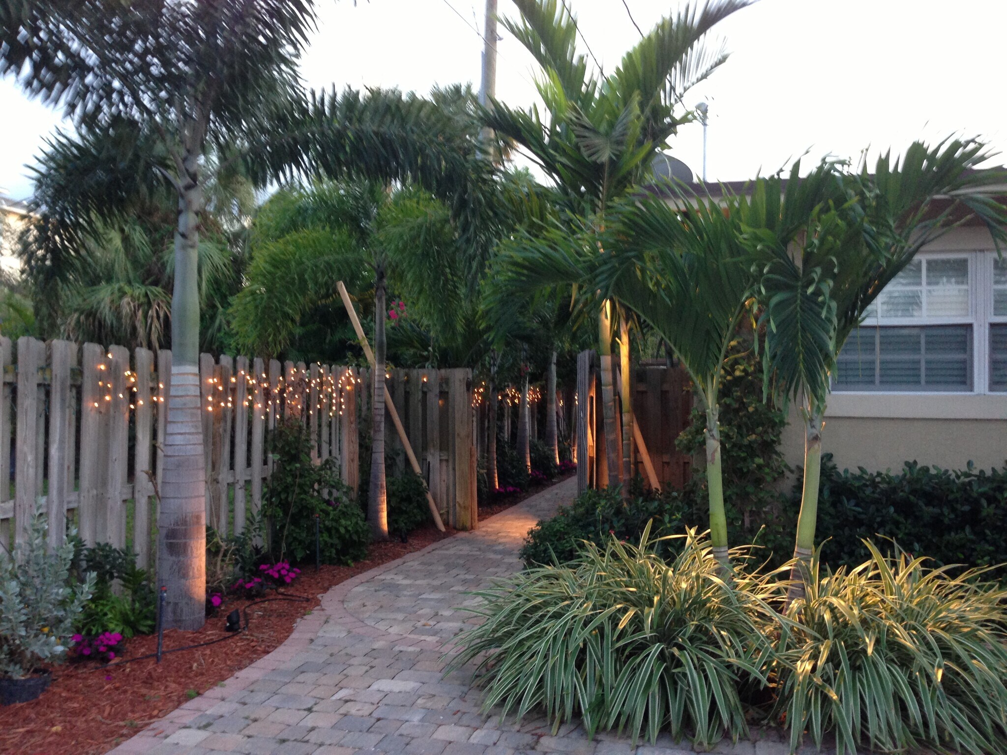 Building Photo - 1008 NE 11th St