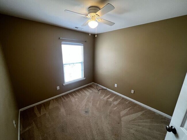 Building Photo - 226 S Lamplighter Ln