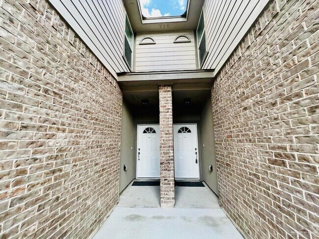 Building Photo - 14 Nassau St