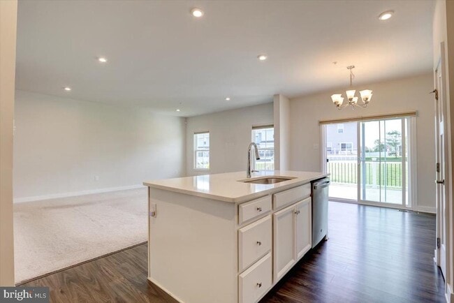 Building Photo - 1050 Moscariello Ln