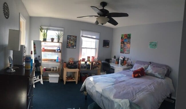 Building Photo - Wellesley - 2804