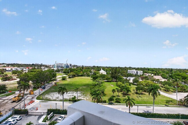 Building Photo - 2600 N Flagler Dr