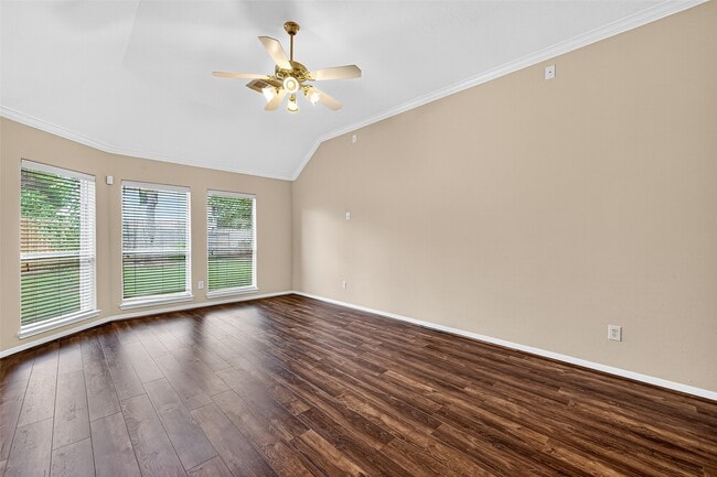 Building Photo - 4014 Shoreview Ln