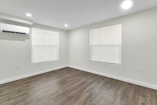 Building Photo - 1156 Angle Rd