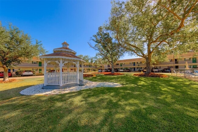 Building Photo - 9881 113th St N