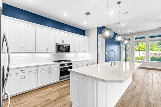 Building Photo - 15302 Spanish Ranchos Wy