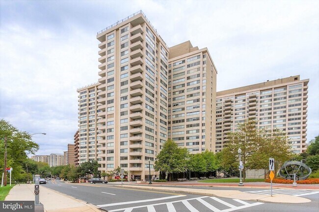 Building Photo - 5500 Friendship Blvd