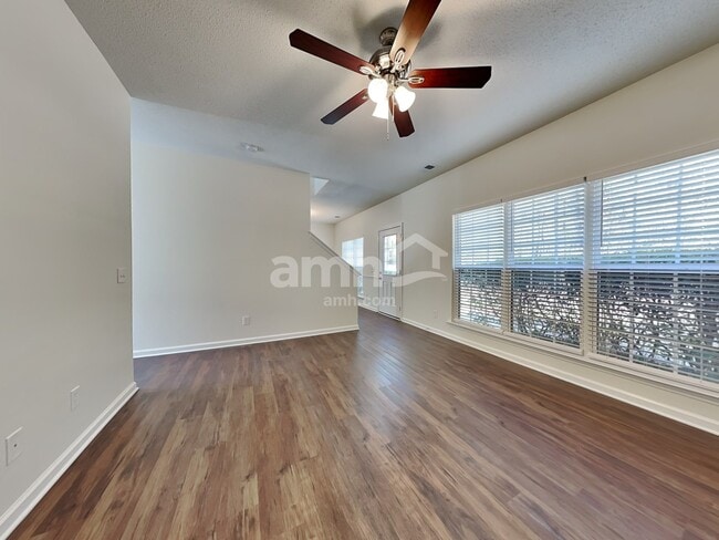 Building Photo - 65 Oak Ridge Cir