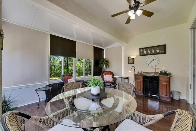 Building Photo - 2068 Sifield Greens Way