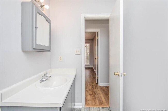 Building Photo - 6577 Green Meadow Ct