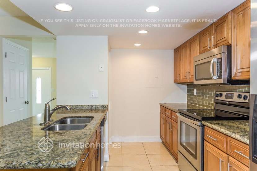 Building Photo - 5879 Rambler Rose Way