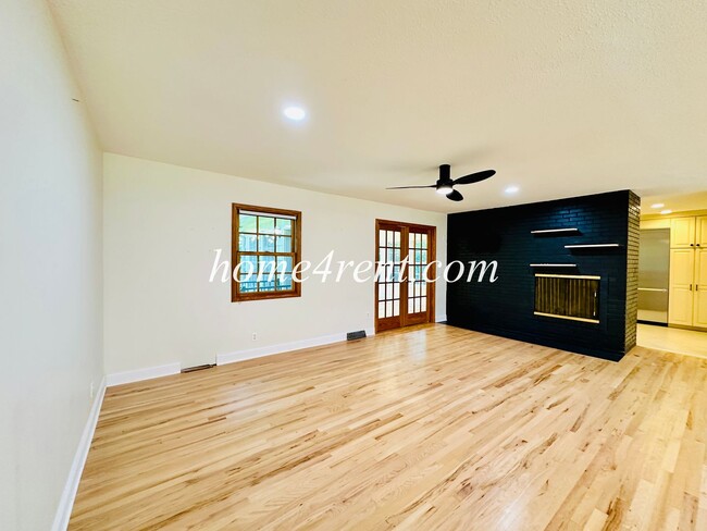 Building Photo - 11131 Wornall Rd
