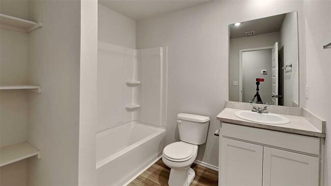 Building Photo - 6132 Holm Oak Rd