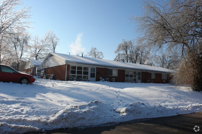 Primary Photo - 2510 Lindsay Ave