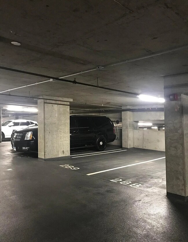 Building Photo - Don’t Miss This Opportunity