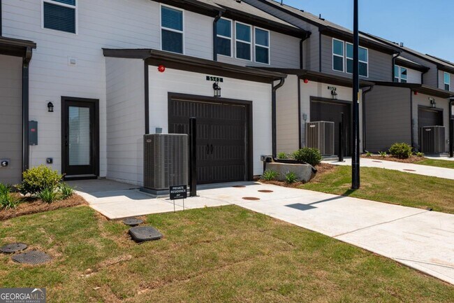 Building Photo - 5542 Highland St