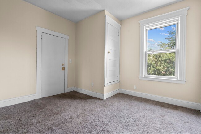 Building Photo - 29 Belden St
