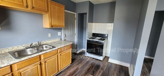 Building Photo - 3484 W 60th St