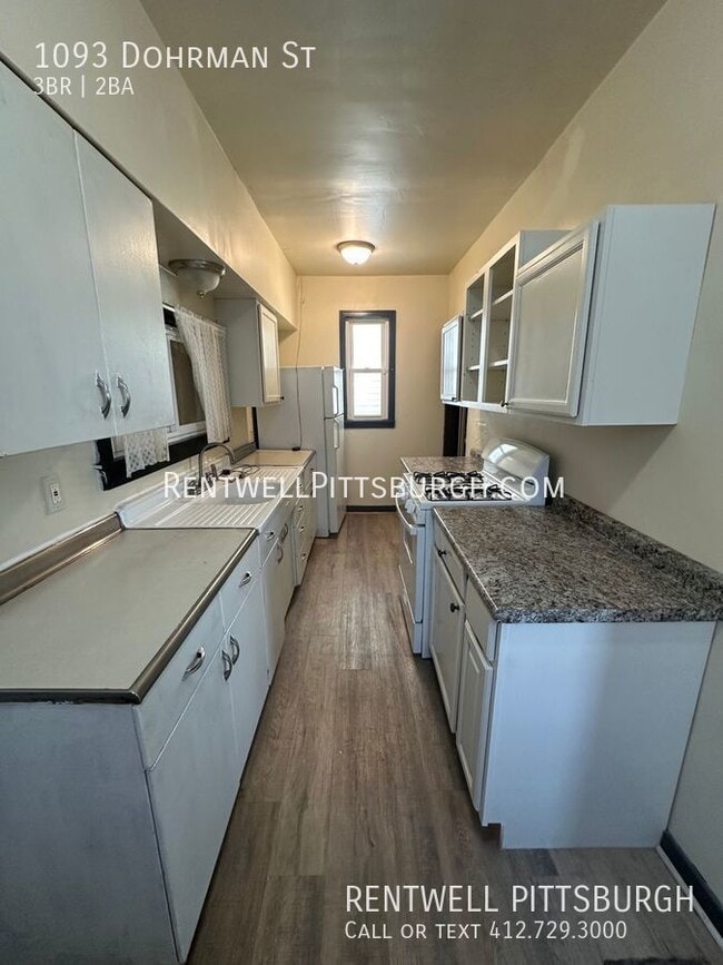 Building Photo - 1093 Dohrman St