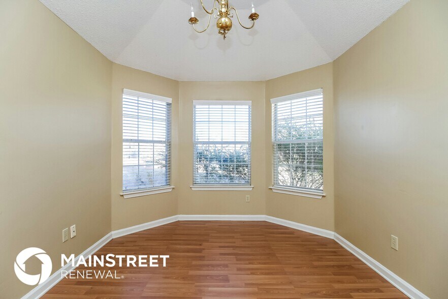Building Photo - 4611 Chadwell Cove