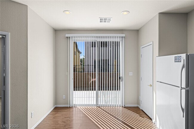 Building Photo - 719 Quayside Ct