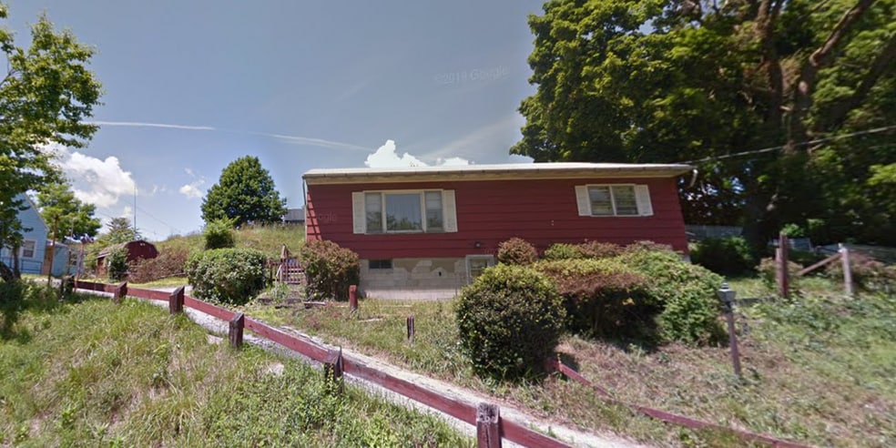 Building Photo - 36 Cherry Ave