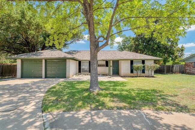 Primary Photo - 2306 Berry Hill Cir