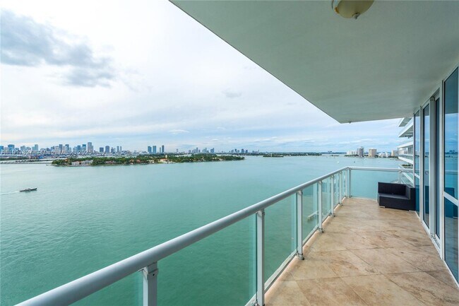 Building Photo - 520 West Ave