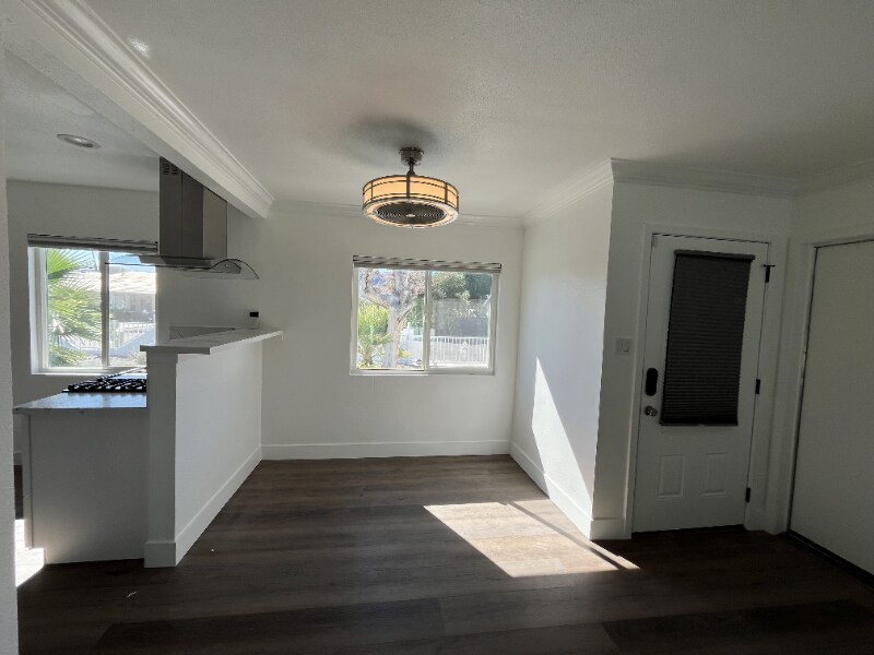 Building Photo - 3760 Cll San Antonio