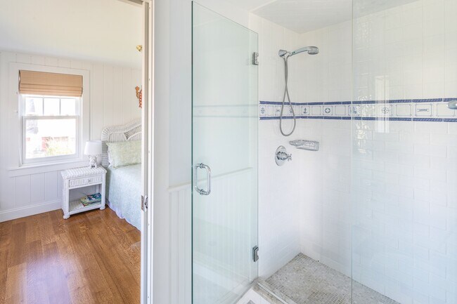 Building Photo - 159 Beach Ave