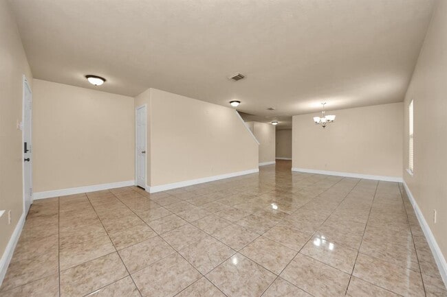 Building Photo - 2515 Knoll Shadows Ln
