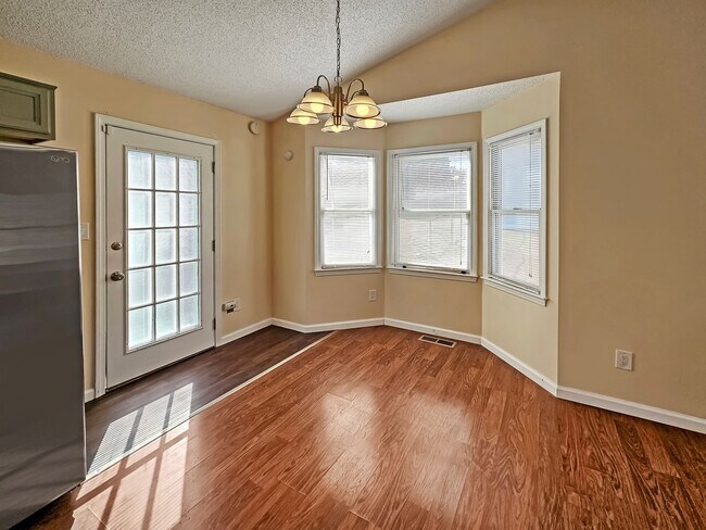 Building Photo - Charming 3 Bed, 2 Bath Home in Douglasvill...