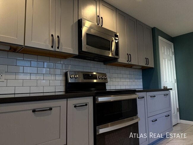 Building Photo - 8070 Decatur St