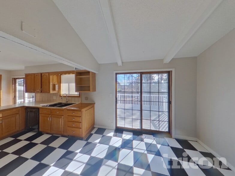 Building Photo - 2305 Providence Cir