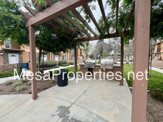 Building Photo - 16408 Valencia Ave
