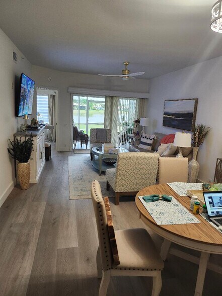 Living RM view from Kitchen - 13020 Amberley Ct