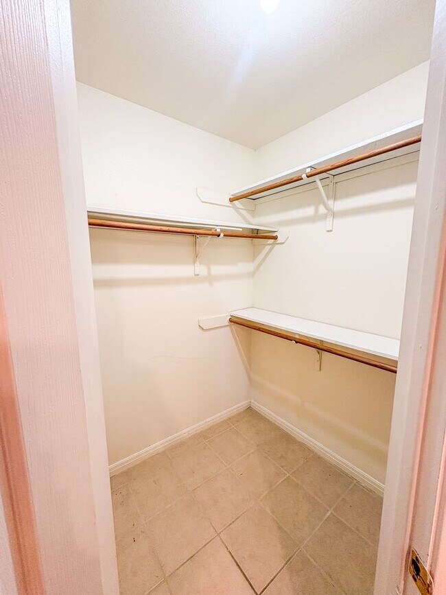 Building Photo - 1221 Walden St