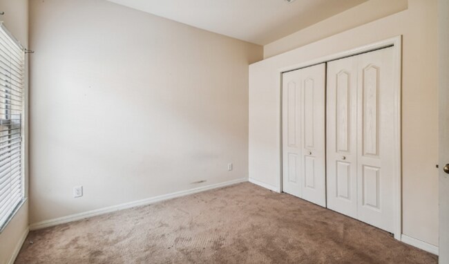 Building Photo - 2760 Suncoast Lakes Blvd