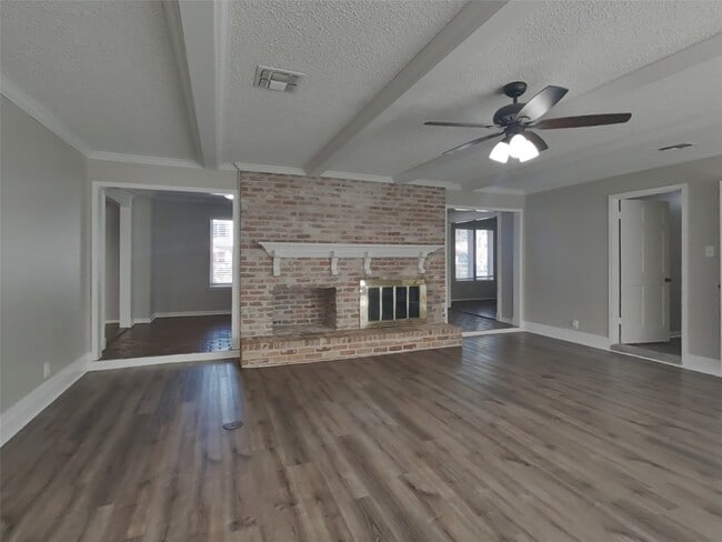 Building Photo - 5523 Foresthaven Dr