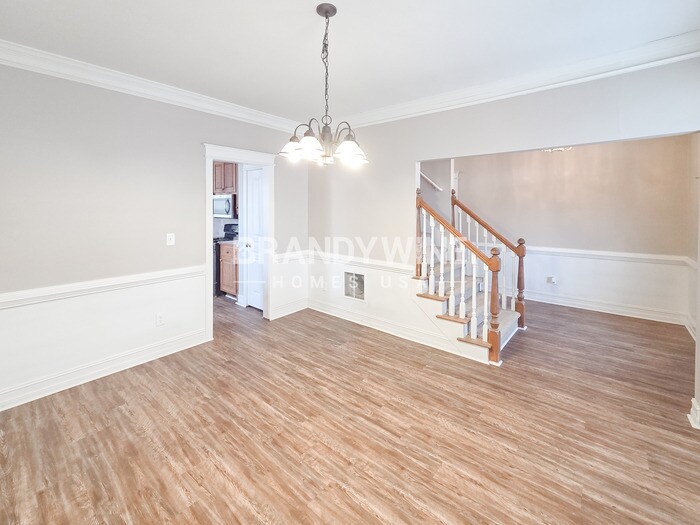 Building Photo - 170 Memory Ln